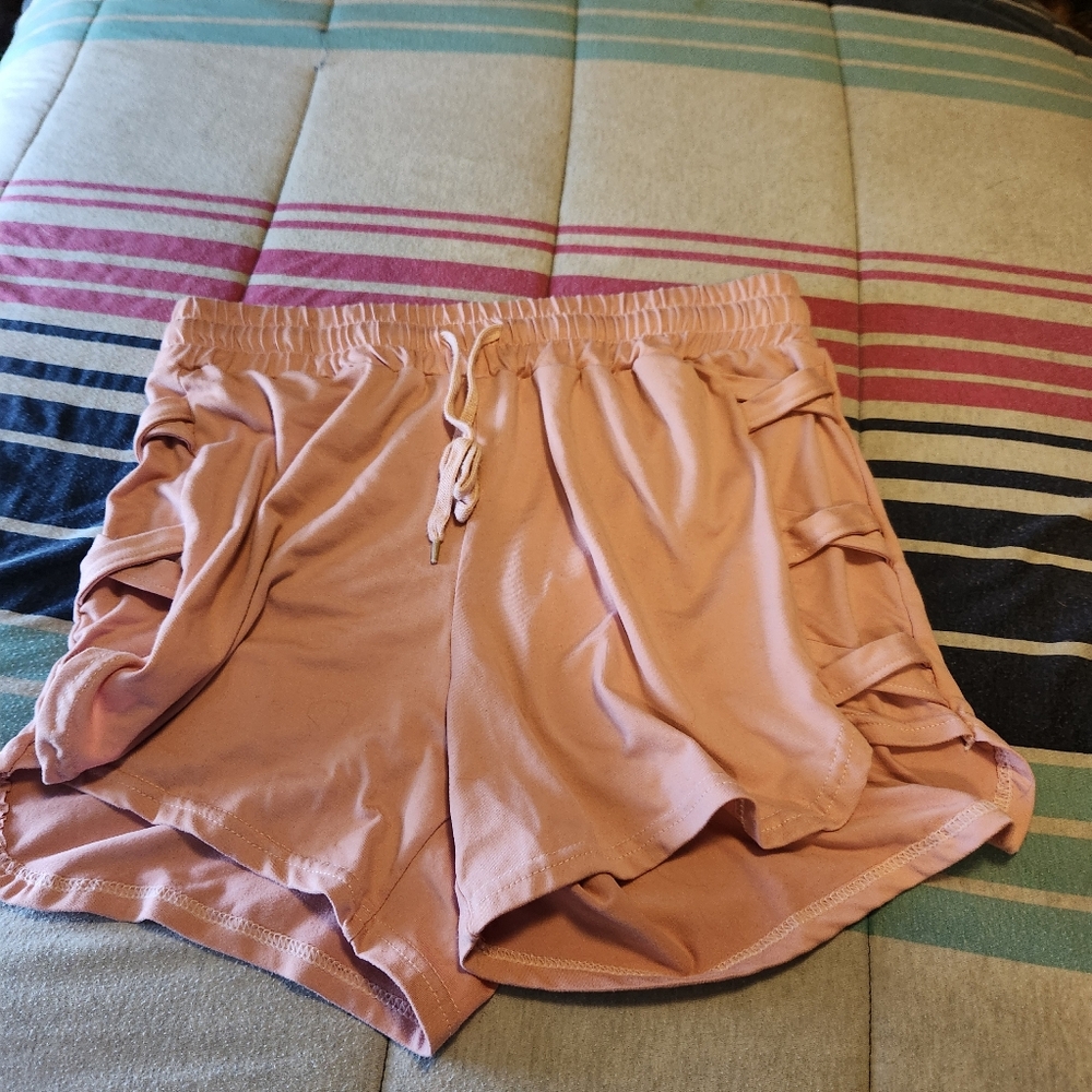 Woman's Light Pink Shorts XL